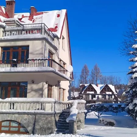 Apartment House'27 *